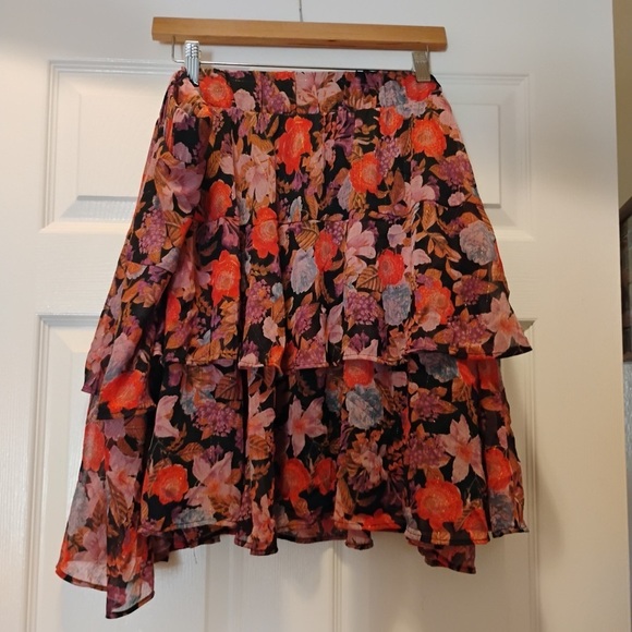 torrid Dresses & Skirts - Torrid Red Shimmer Floral Layered Skirt Stretchy Tiered All Occasions Size 4